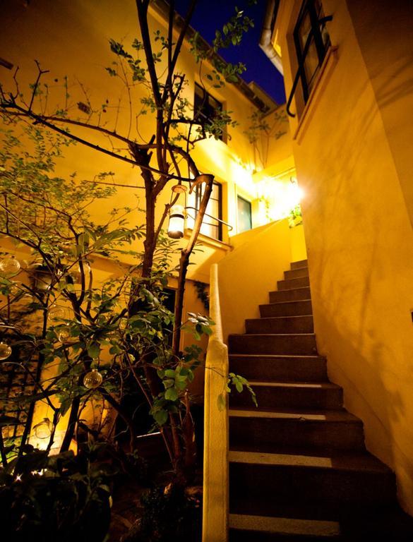 Hotel De La Tulipe ปารีส ภายนอก รูปภาพ