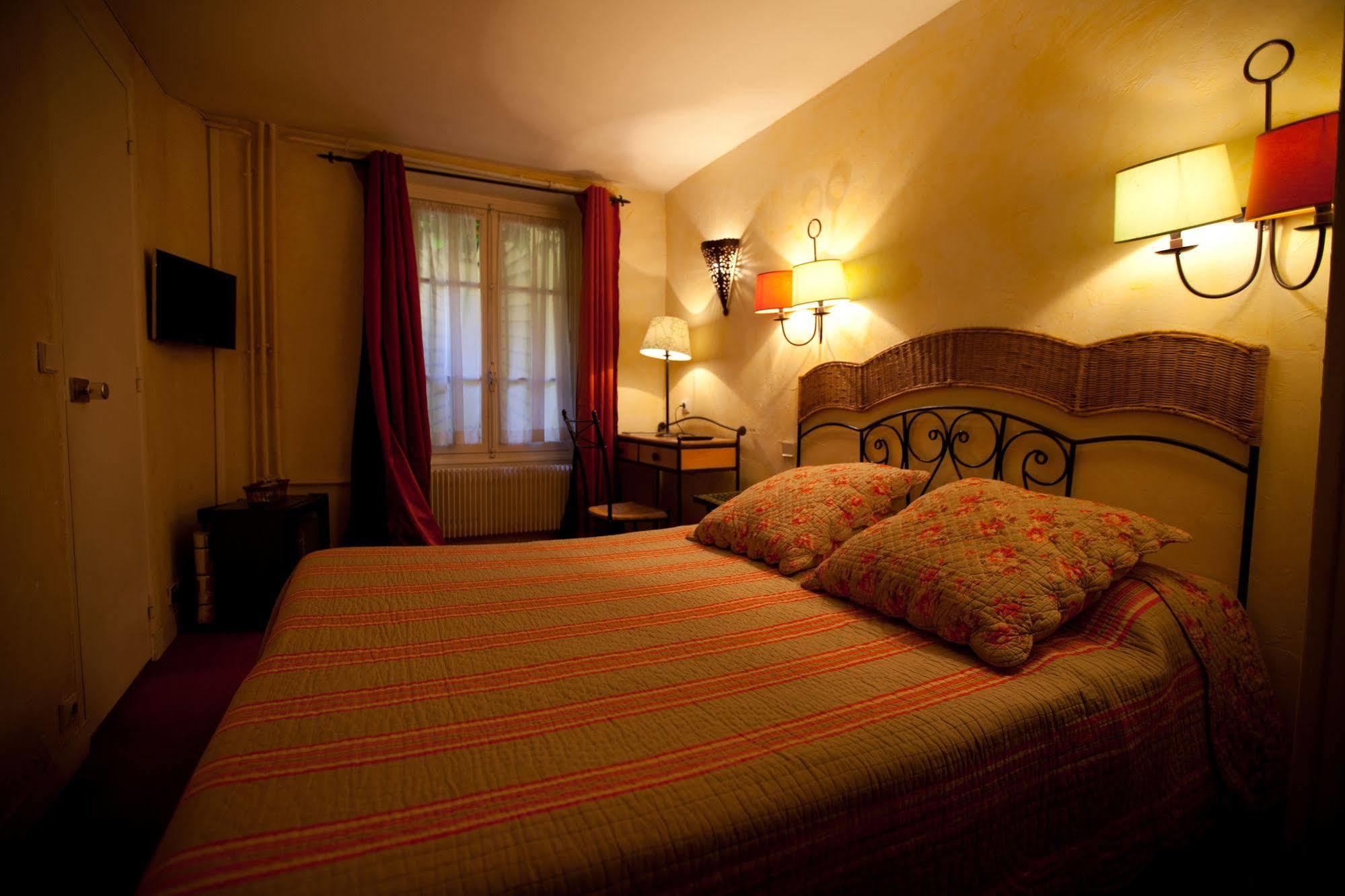 Hotel De La Tulipe ปารีส ภายนอก รูปภาพ