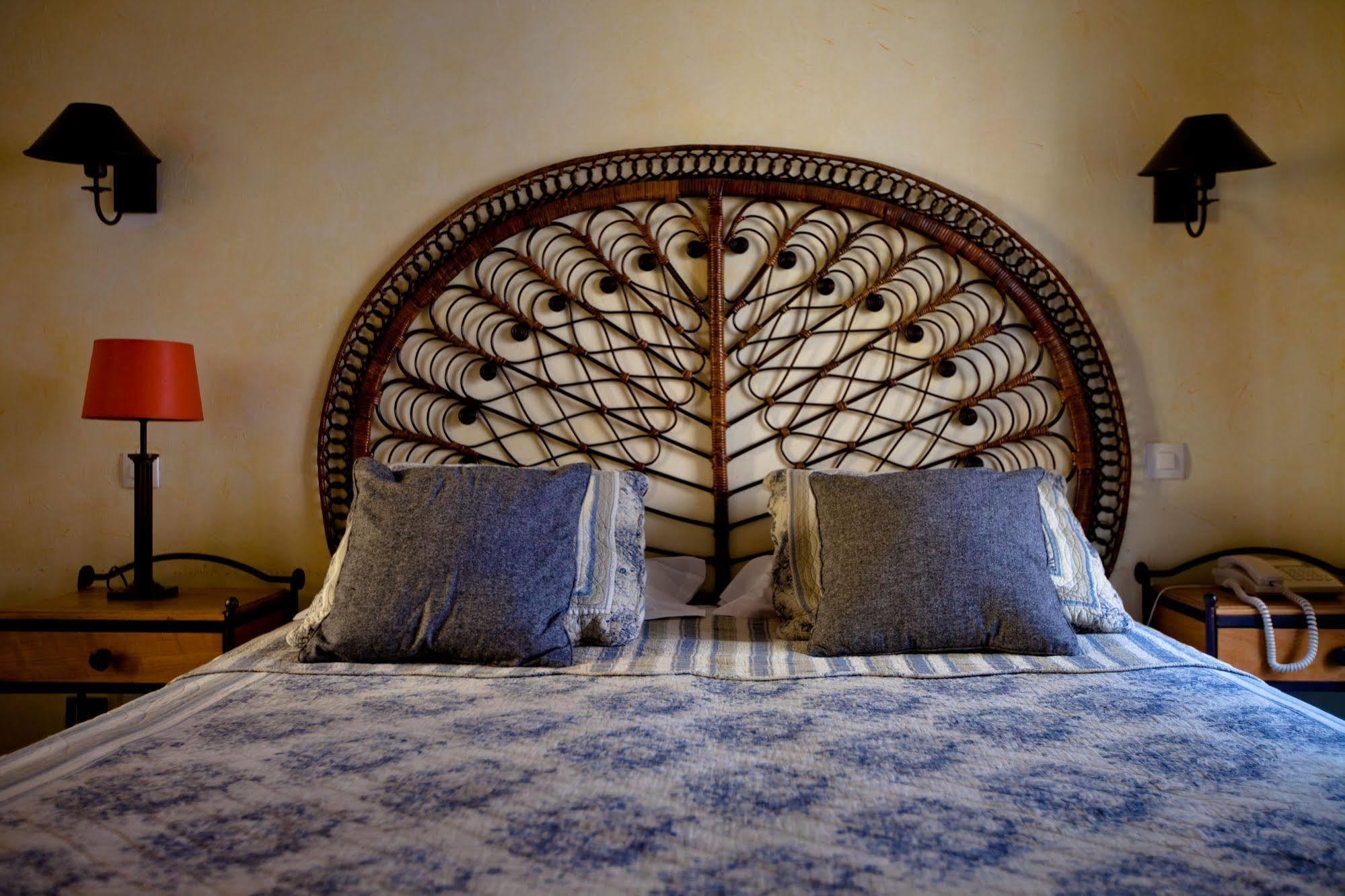 Hotel De La Tulipe ปารีส ภายนอก รูปภาพ