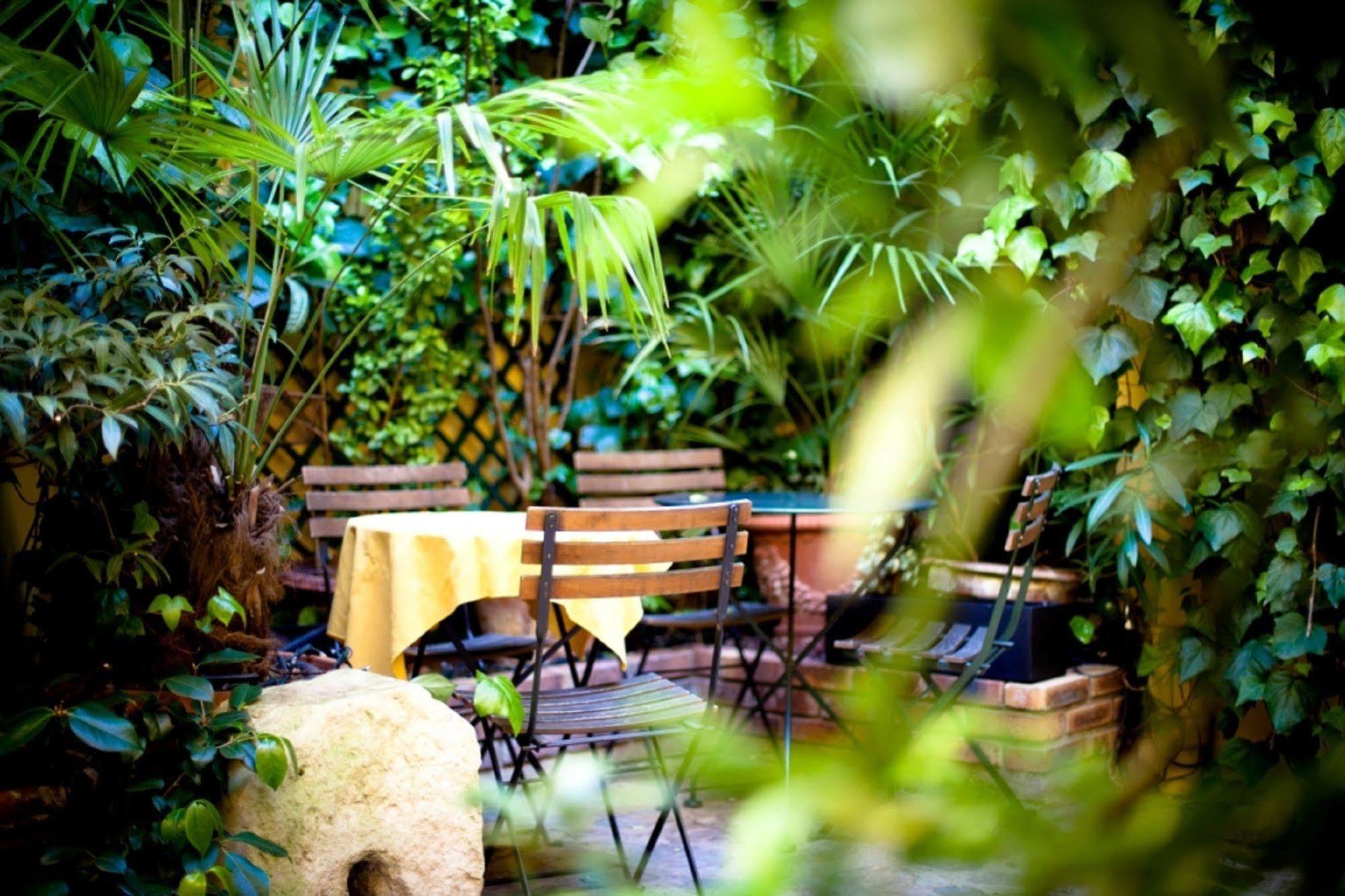 Hotel De La Tulipe ปารีส ร้านอาหาร รูปภาพ